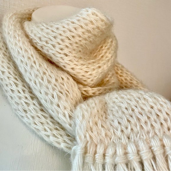 Aris Vintage Long Cream Knit Scarf with Fringe Ends, GUC - Picture 5 of 9